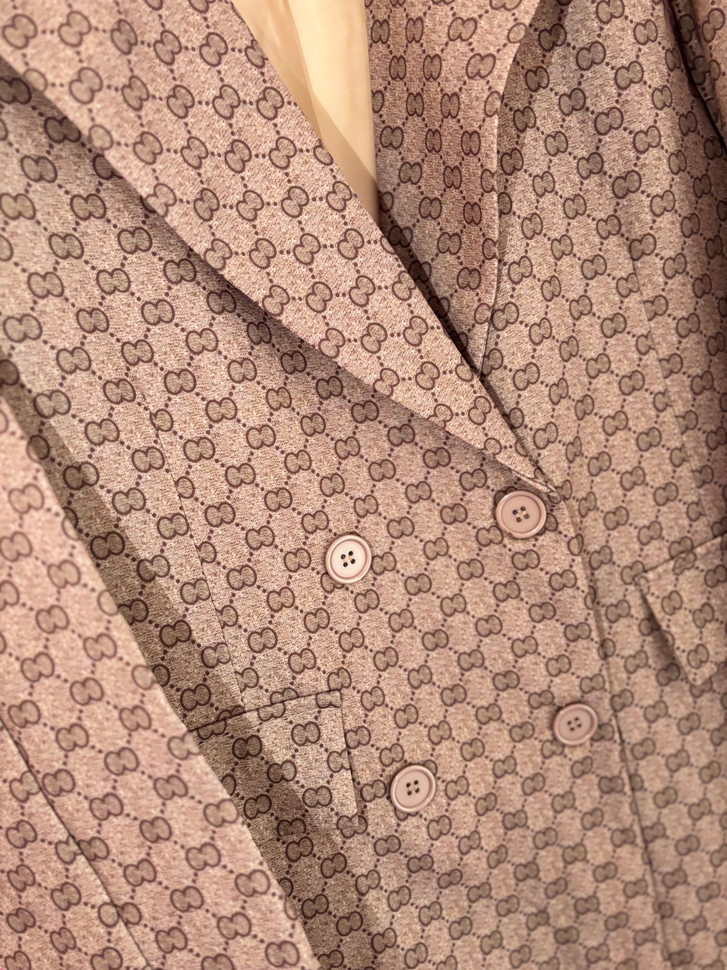 Colbert All over Brown