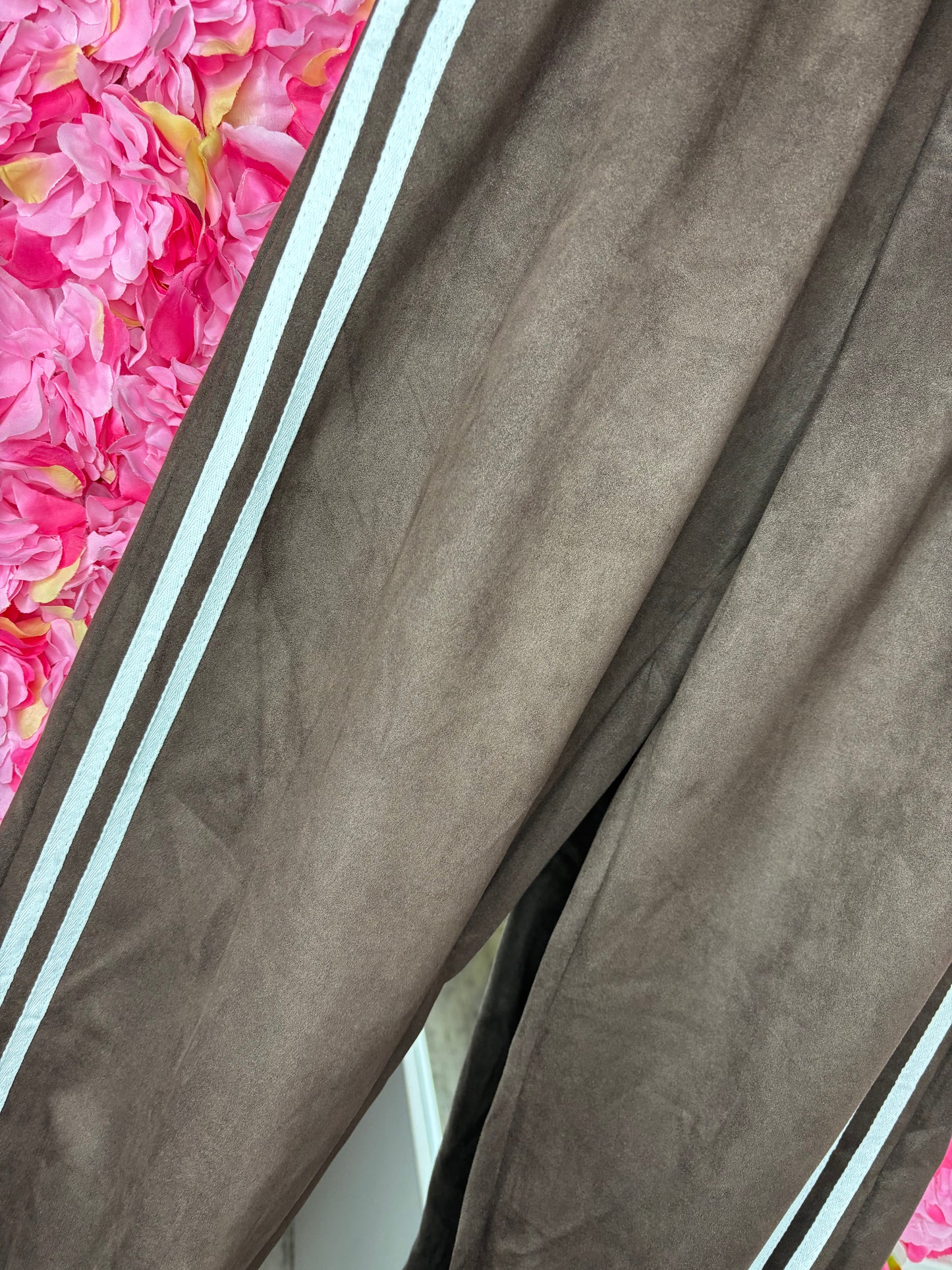 Broek Pof Suedine Bruin Plus Size Maat 48 t/m 52