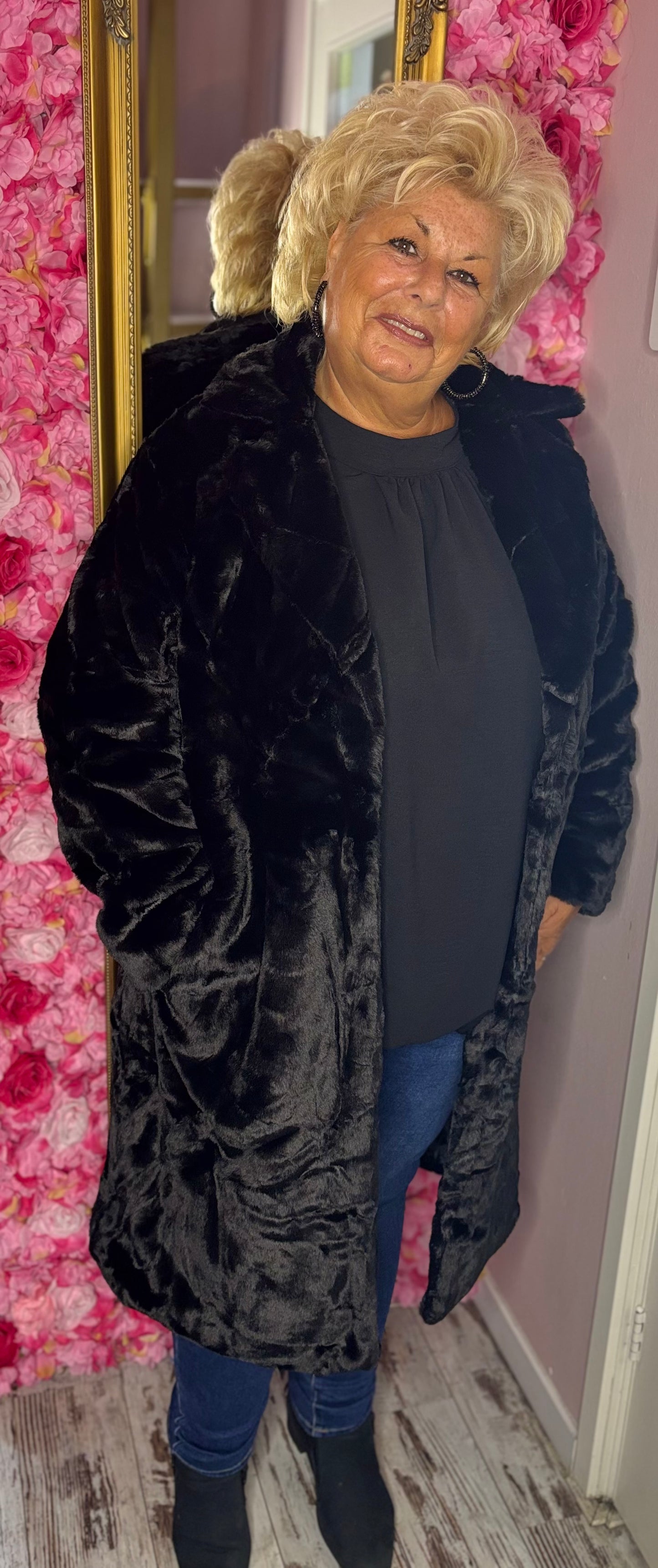 Jas Long Fur Zwart Plus Size Maat 44 t/m 52 (dicht)