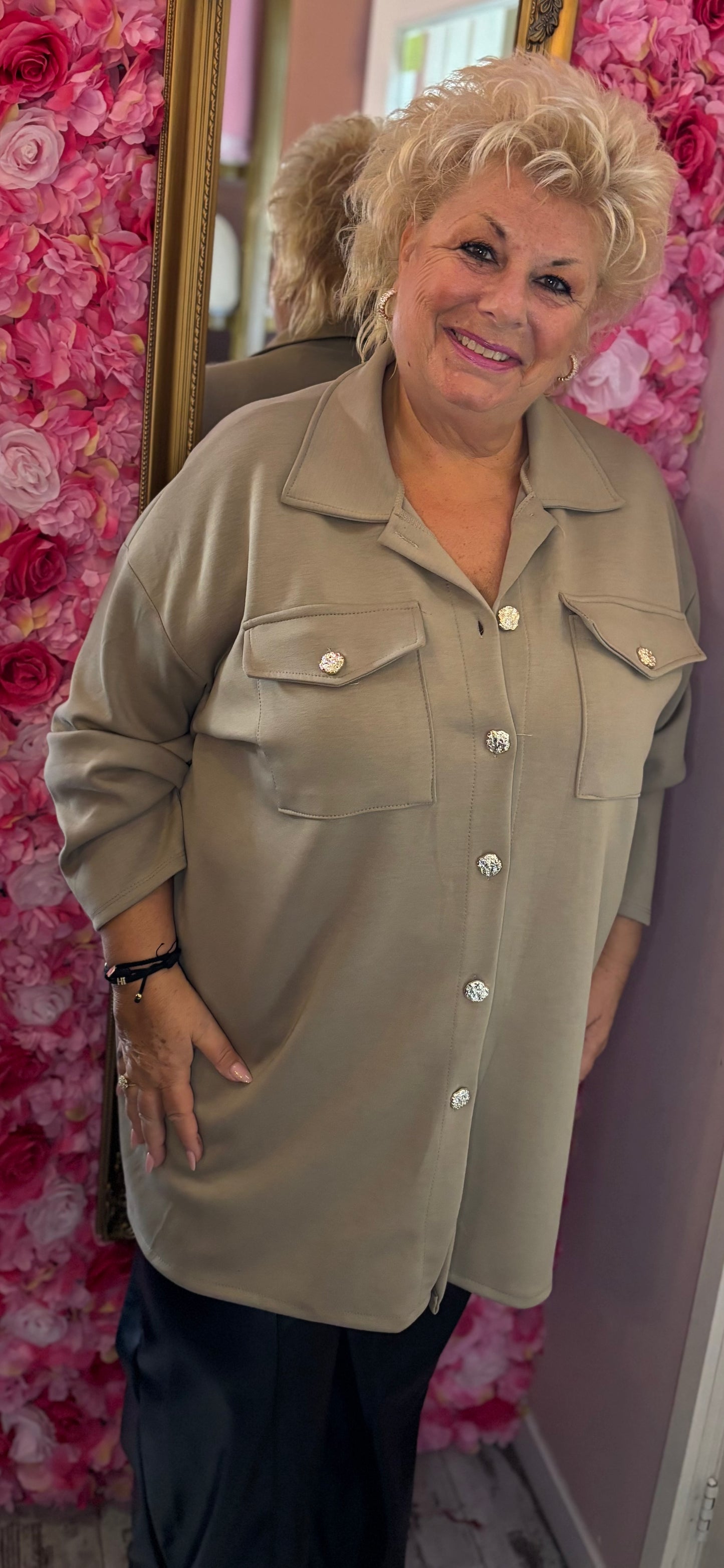 Vest Golden Button Taupe Plus size Maat 48 t/m 54-56