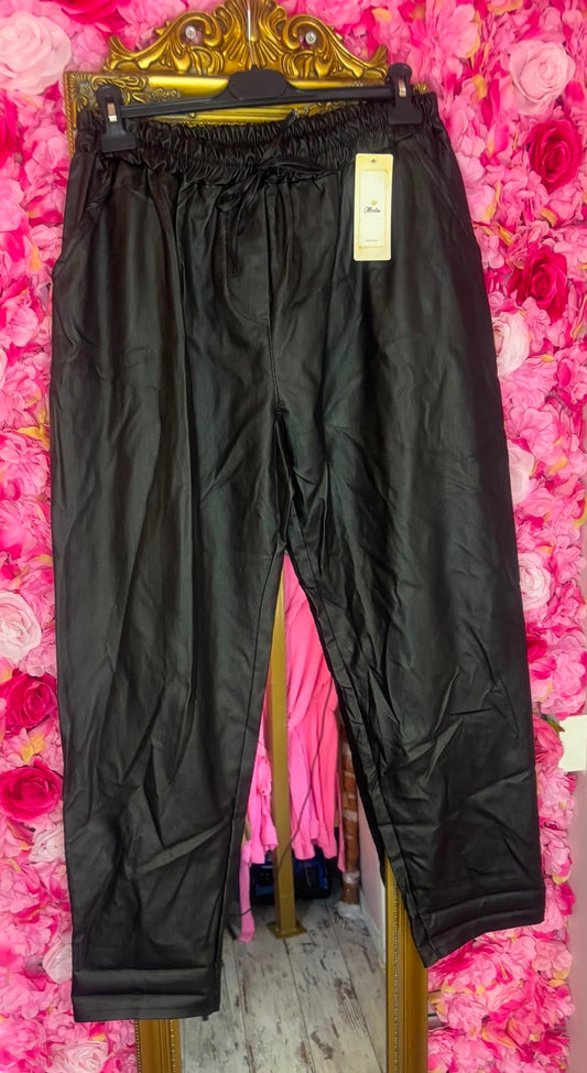Tregging Leather Look Zwart Plus Size Maat 46 t/m 52