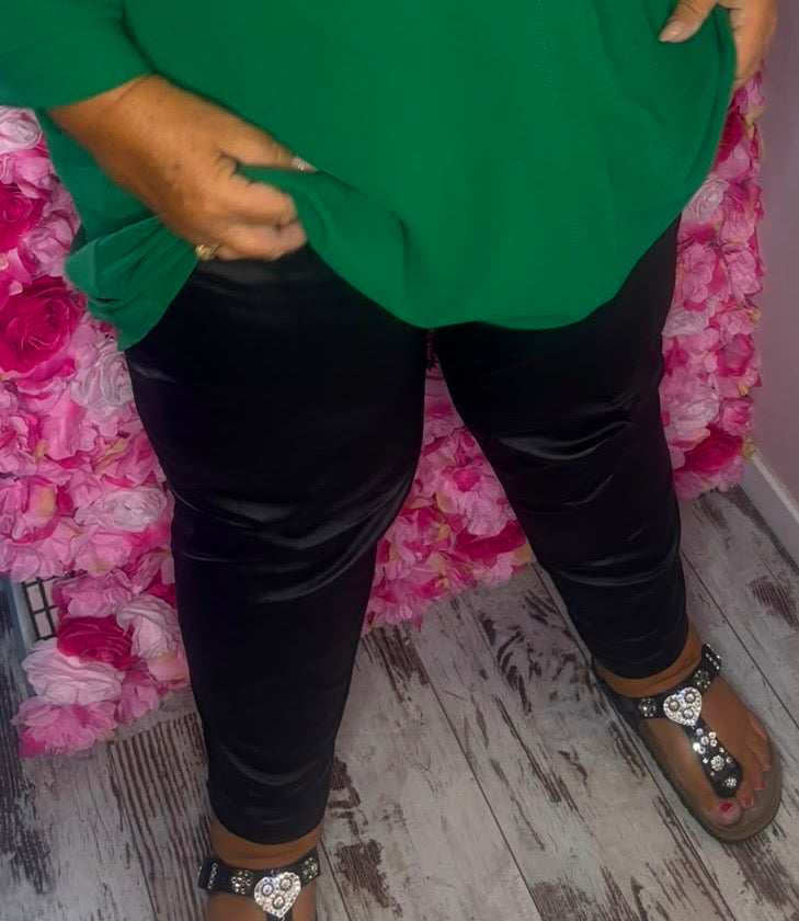 Tregging Leather Look Zwart Plus Size Maat 46 t/m 52
