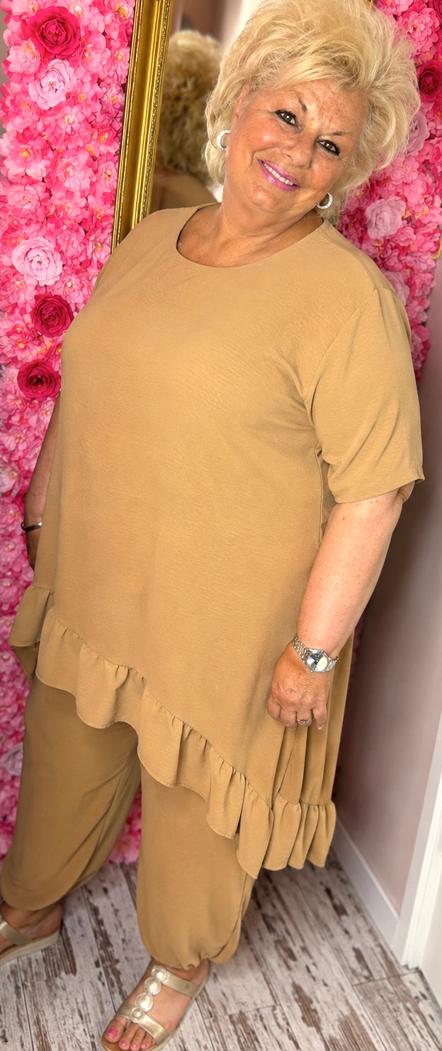 Set Viral Camel Plus Size maat 48 t/m 54