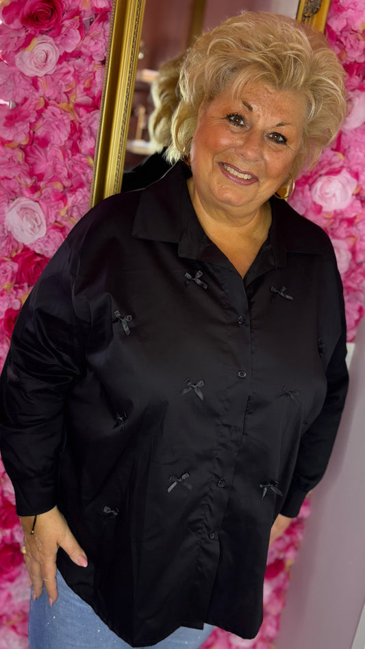 Blouse Cute Bow Zwart Maat 46 t/m 52-54