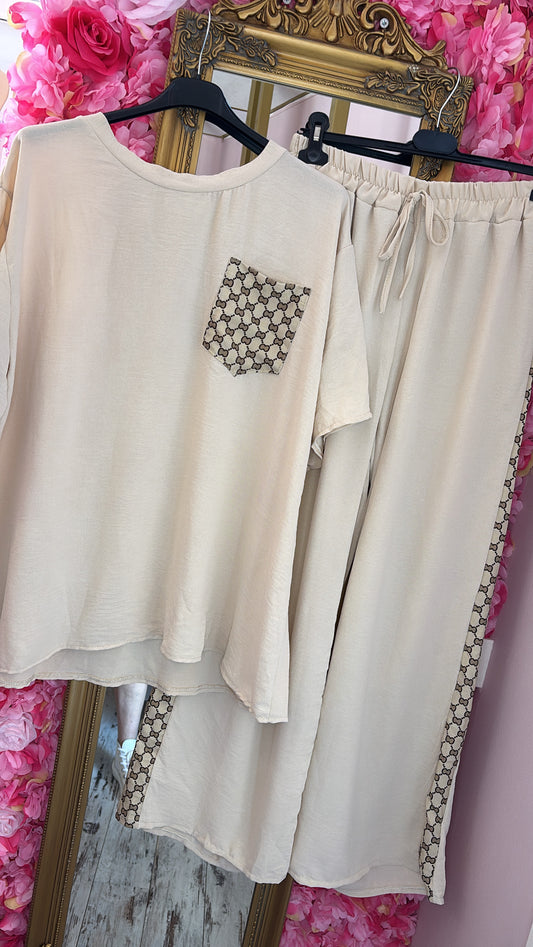 Set Flucc Summer Beige Plus Size maat 40 t/m 48