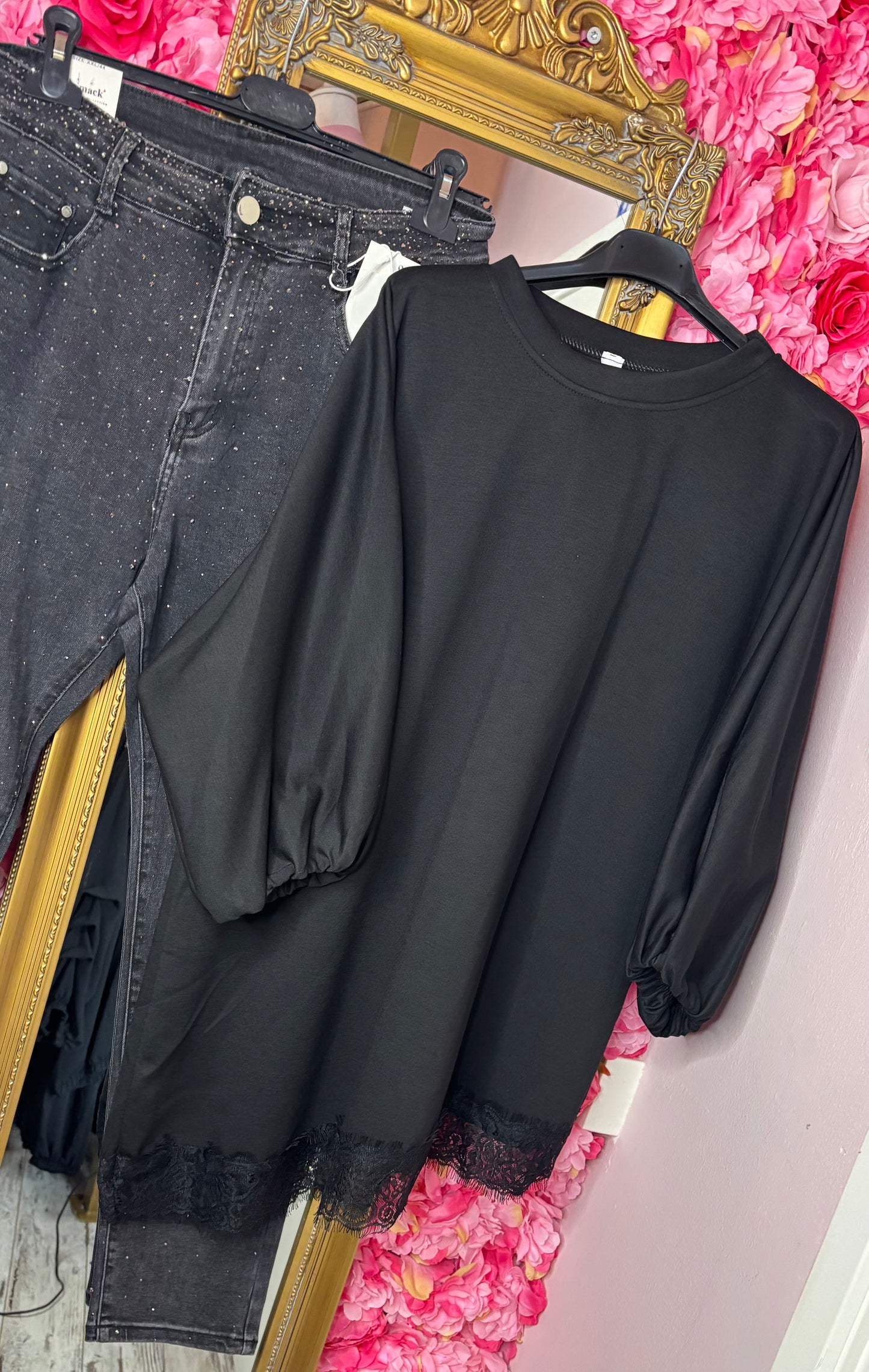 T-shirt Soft Romance Zwart Plus Size Maat 44 t/m 50