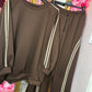 Comfy Set Sporty Chic Bruin Plus Size maat 48 t/m 54