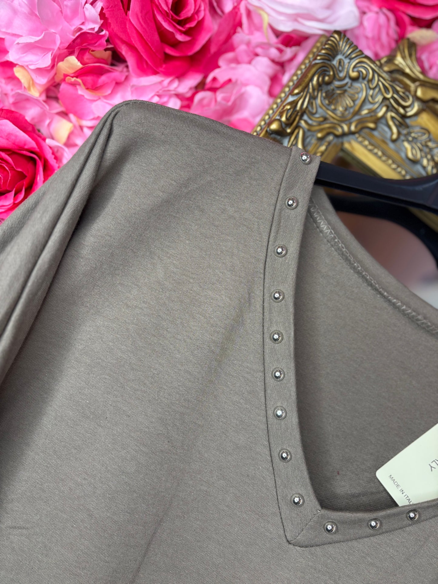 Long Sleeve The Studded Basic Taupe Plus Size maat 48 t/m 52