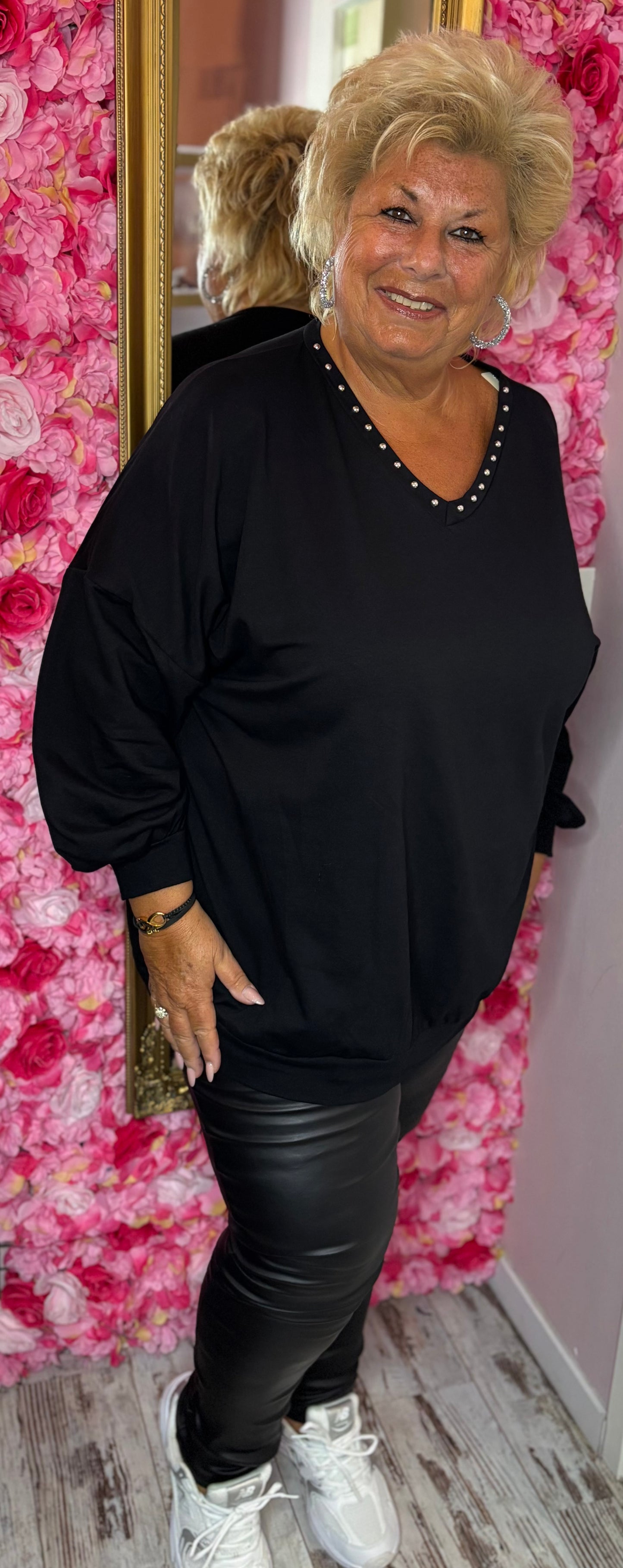 Long Sleeve The Studded Basic Zwart Plus Size maat 48 t/m 52