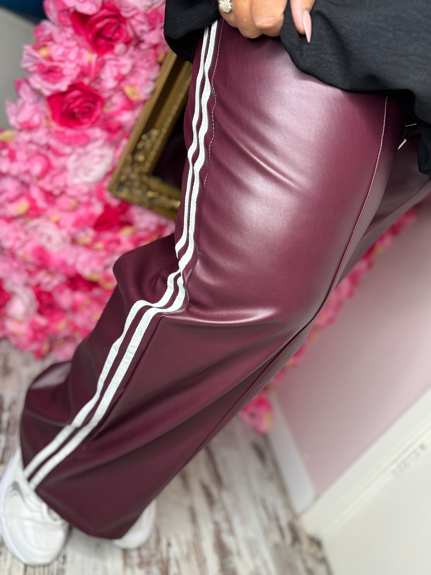 Broek Straight Stripe Leather Look Bordeaux Plus Size Maat 46 t/m 52