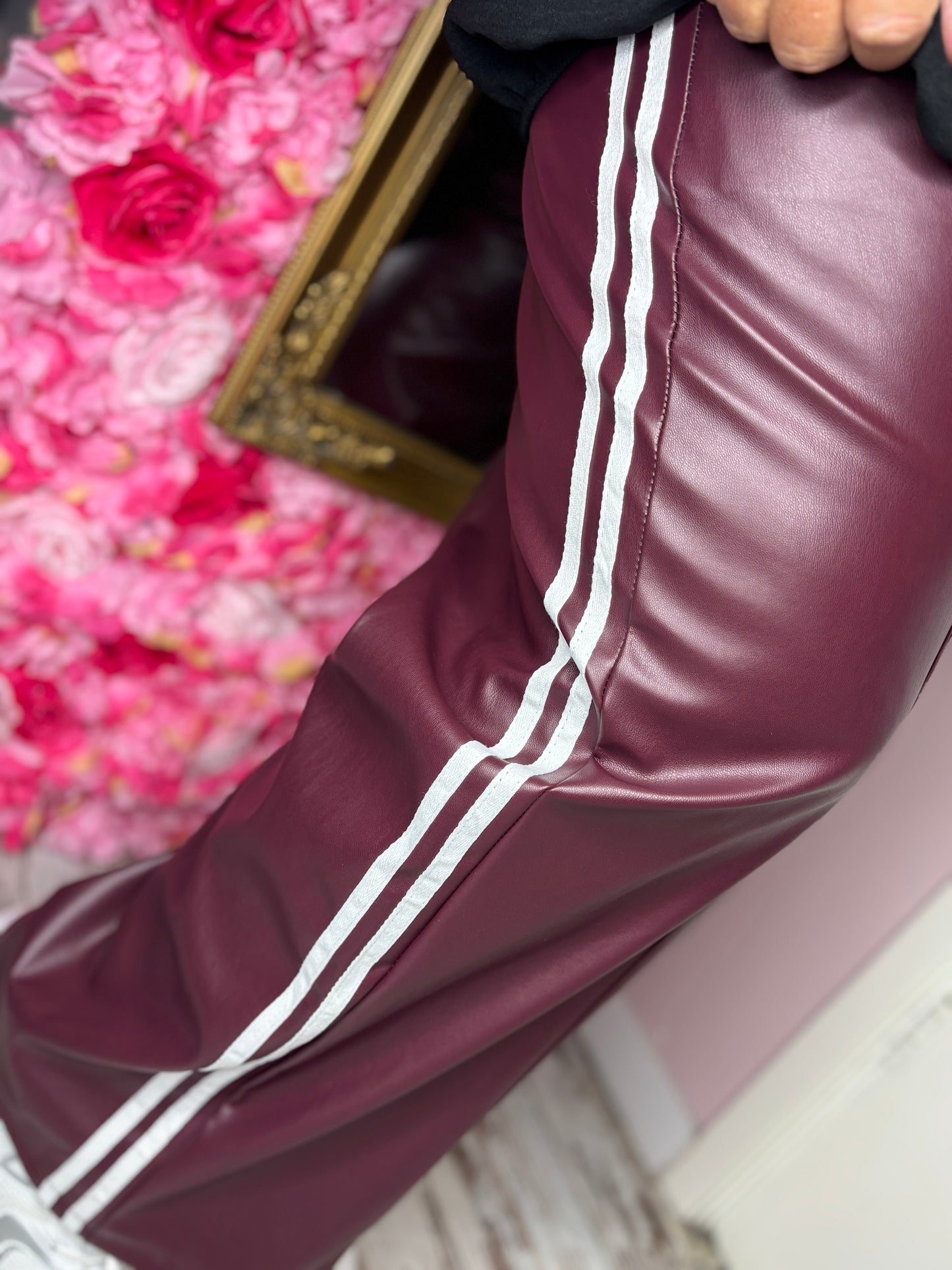 Broek Straight Stripe Leather Look Bordeaux Plus Size Maat 46 t/m 52