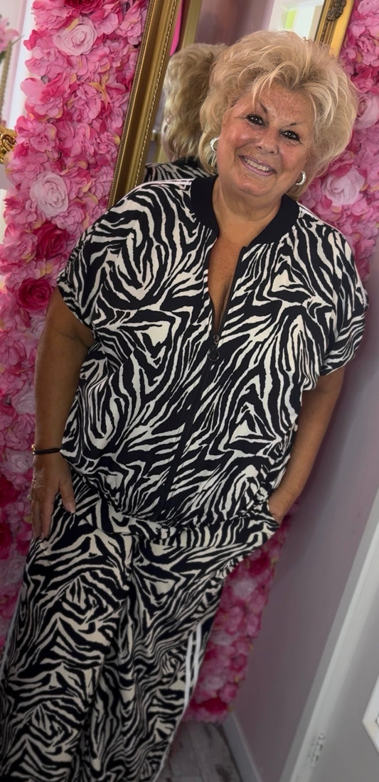 Set Sporty Zebra Plus Size maat 48 t/m 54