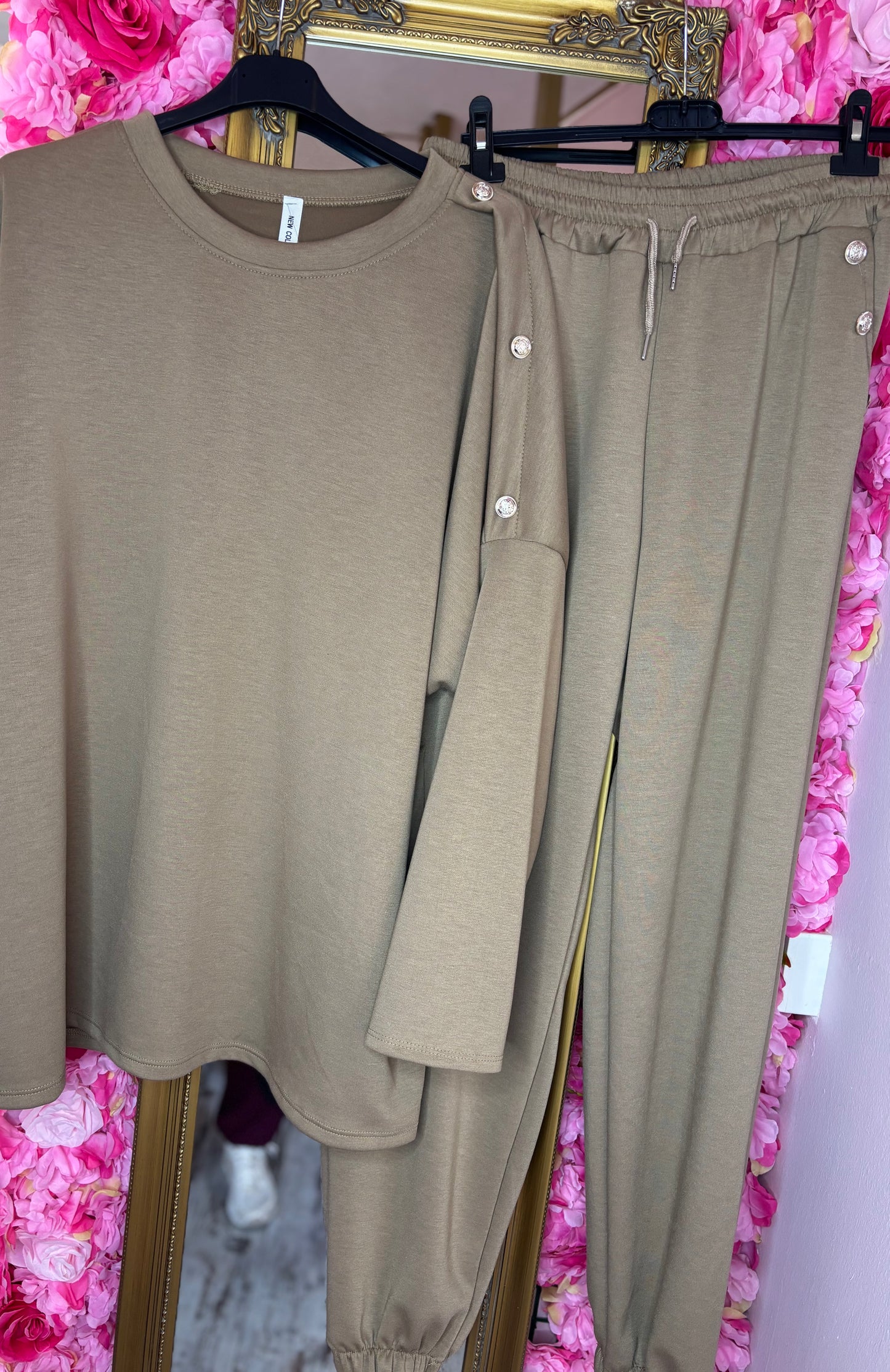 Comfy Set Button Camel Plus Size maat 44 t/m 52