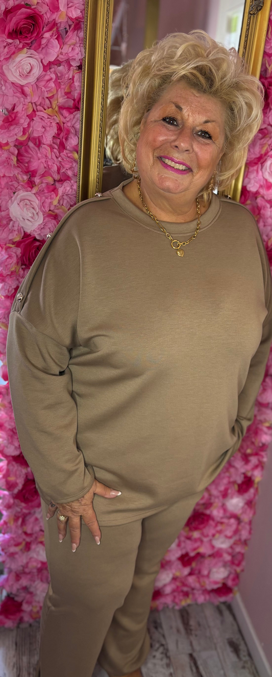 Comfy Set Button Camel Plus Size maat 44 t/m 52