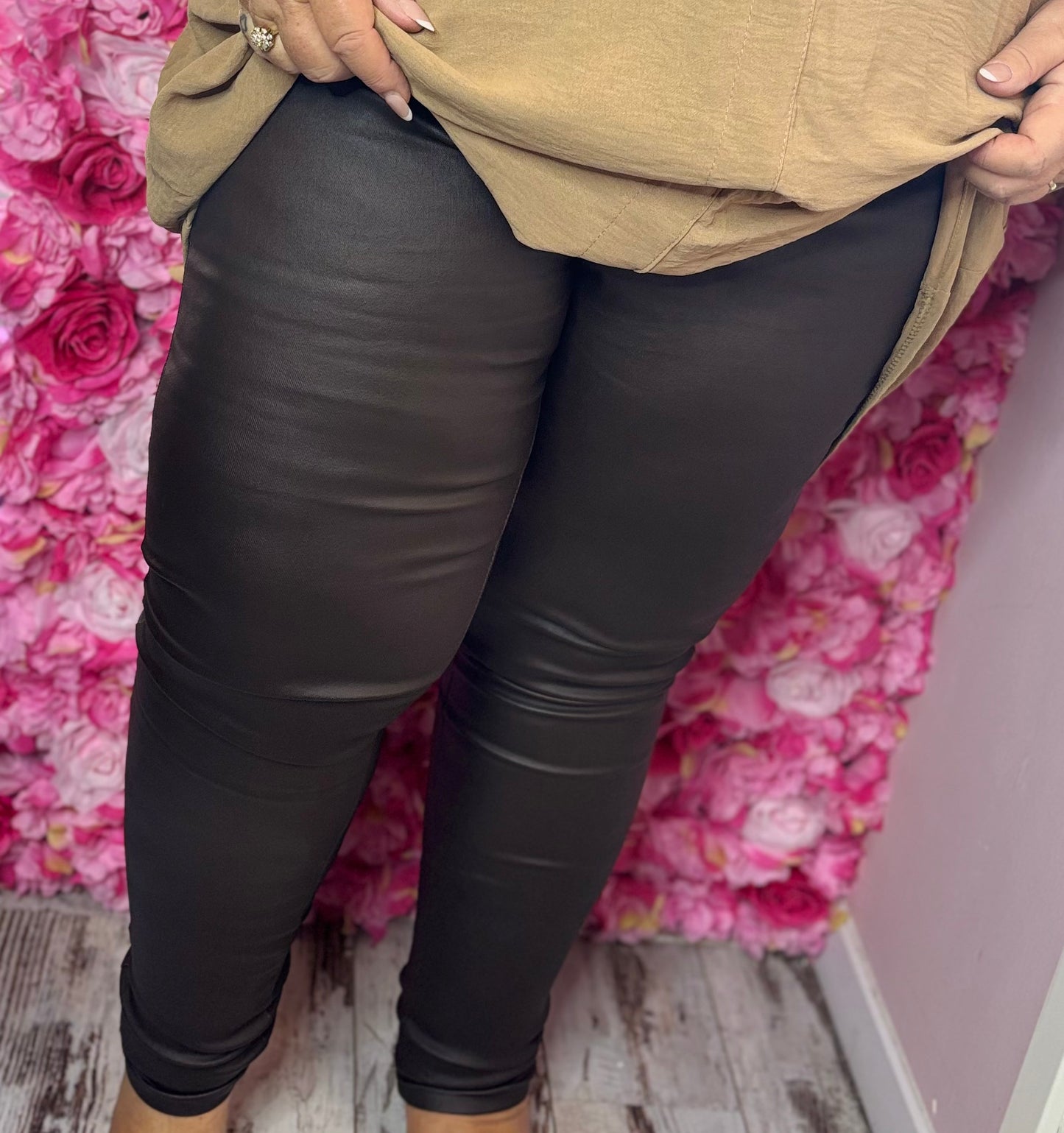 Broek Leather Look Bruin Maat 44 t/m 54