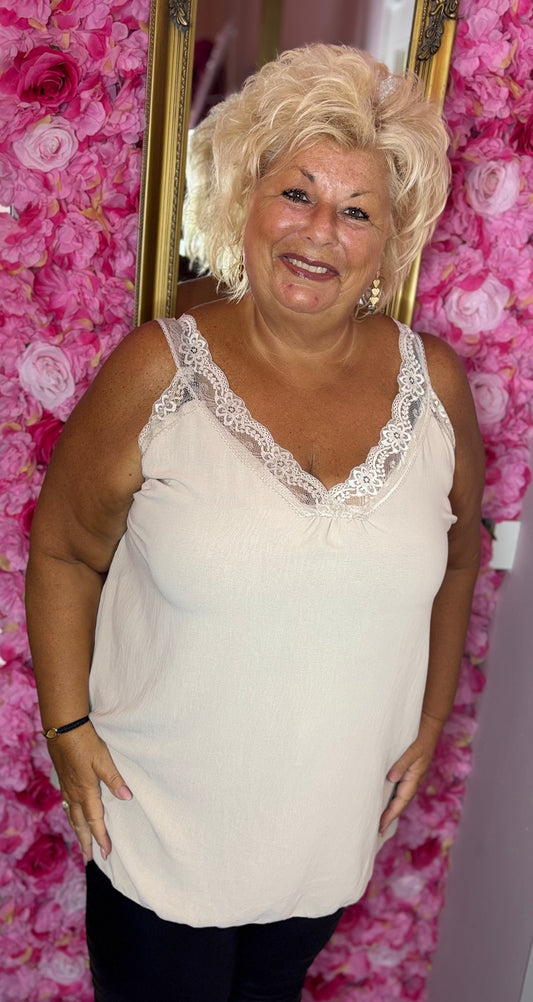 Top Chique Beige Plus Size Maat 46 t/m 52