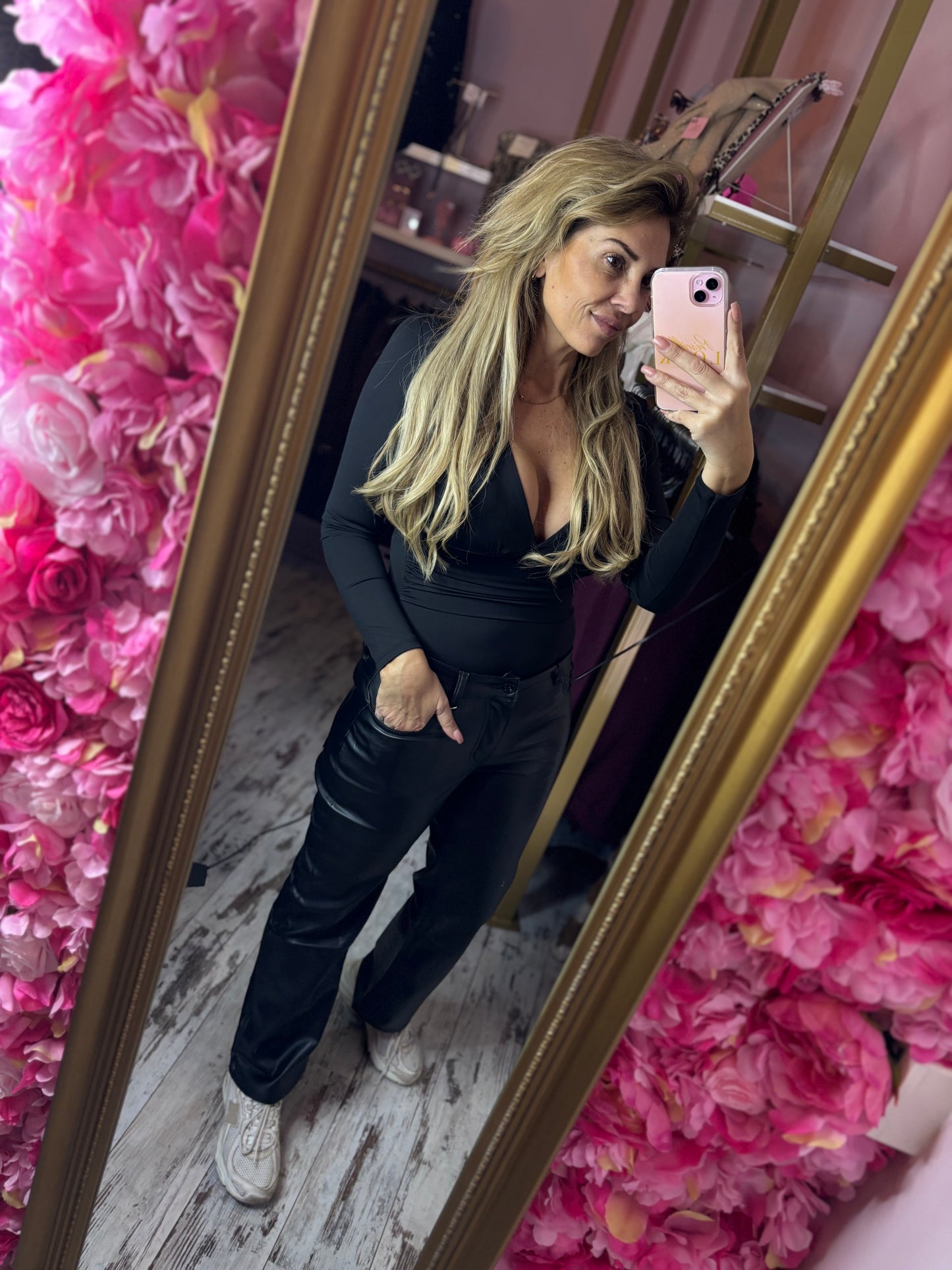 Broek Leather Wide Leg Zwart Maat 36 tot 44 (valt 1 maat kleiner)