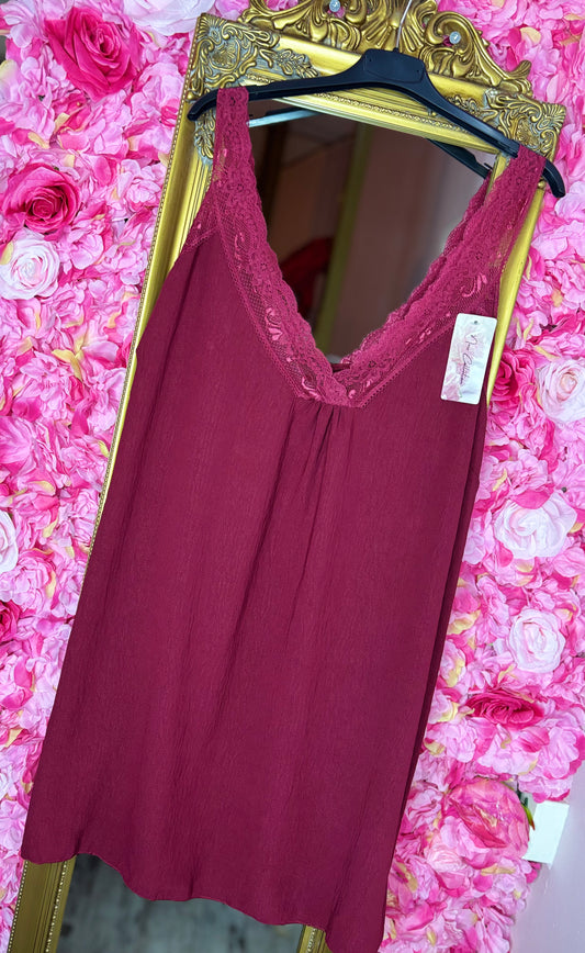 Top Chique Bordeaaux Plus Size Maat 46 t/m 52