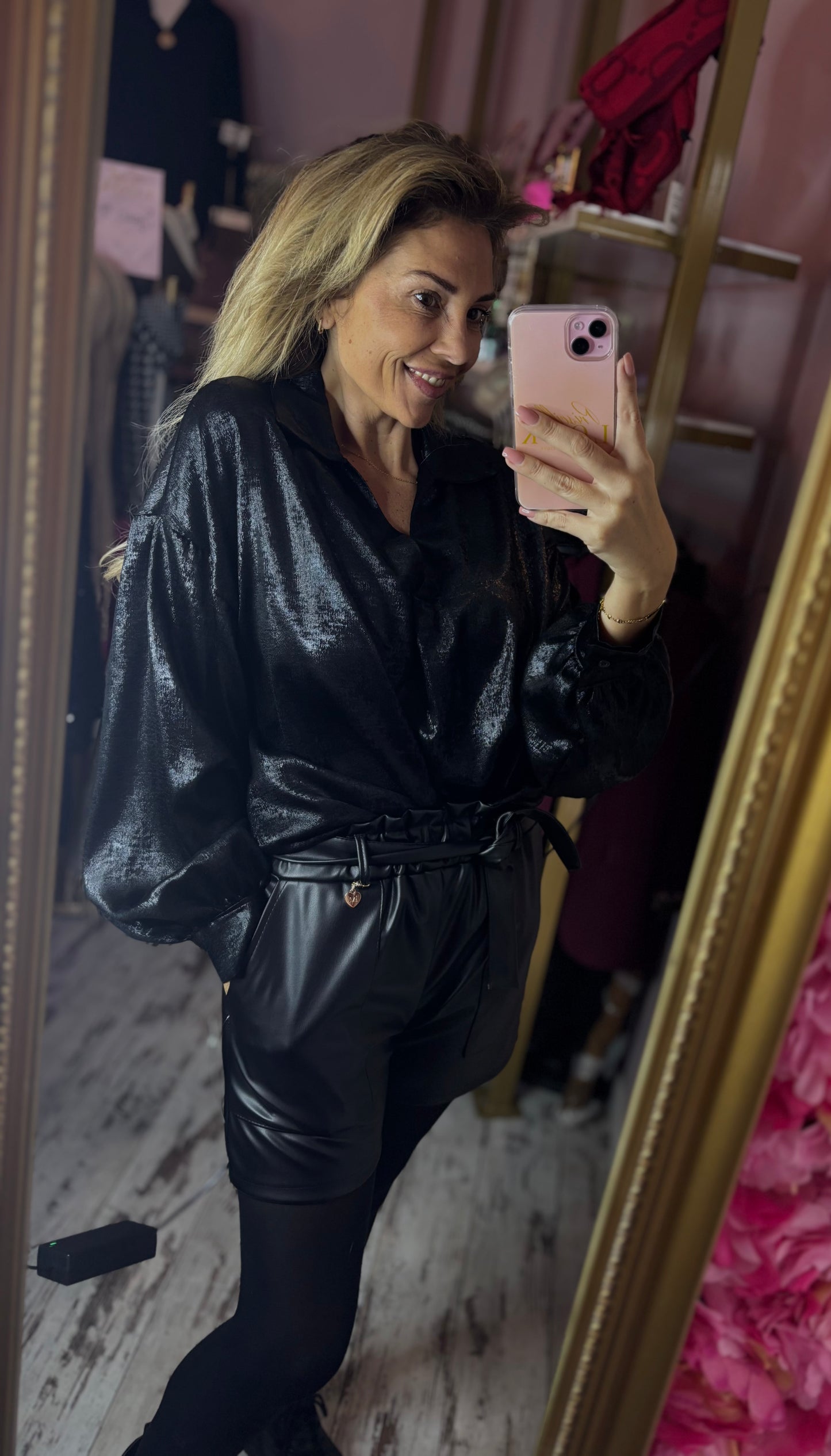 Short Leather Look Bowy tot maat 42-44