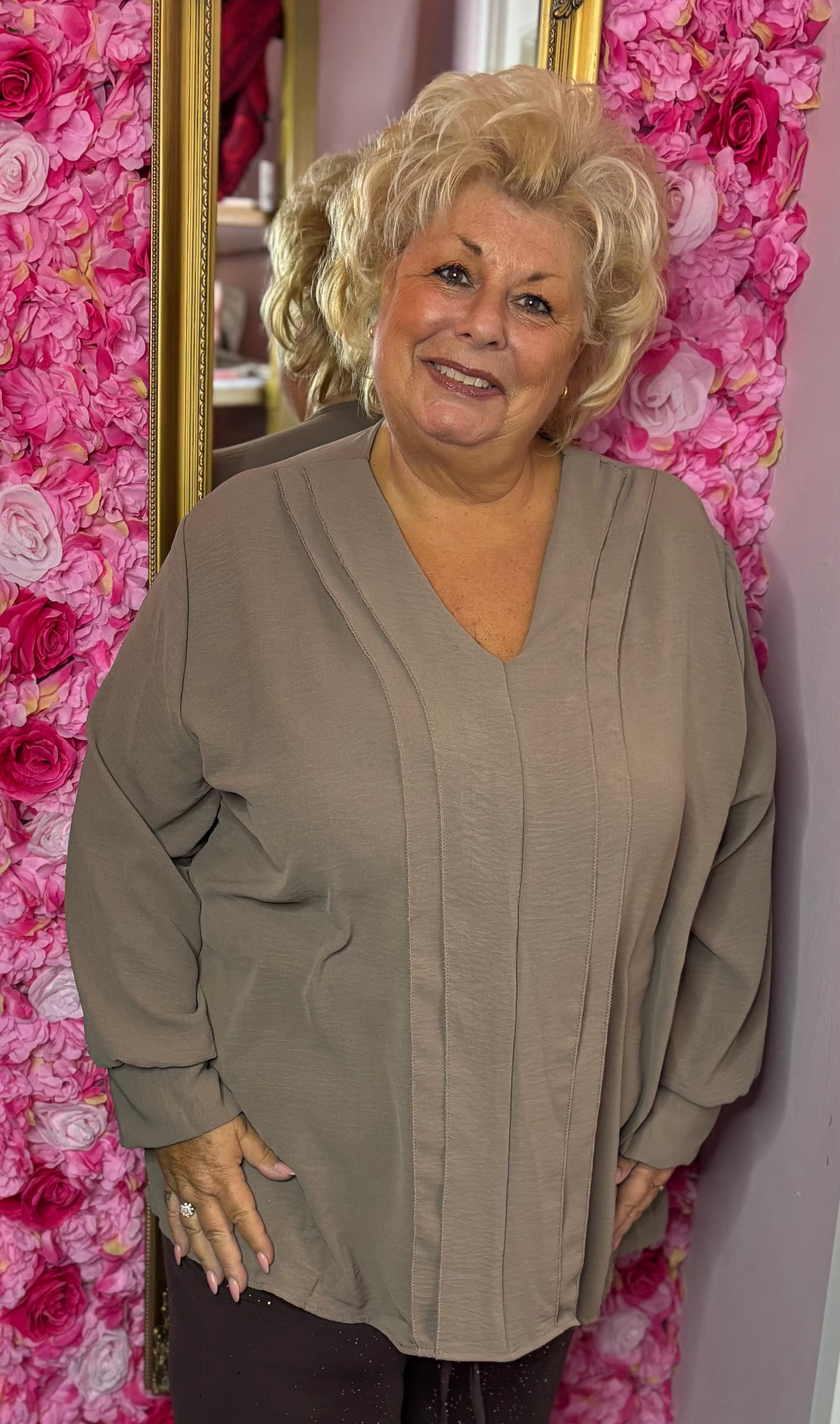 Blouse Eva Taupe Plus Size maat 48 t/m 54