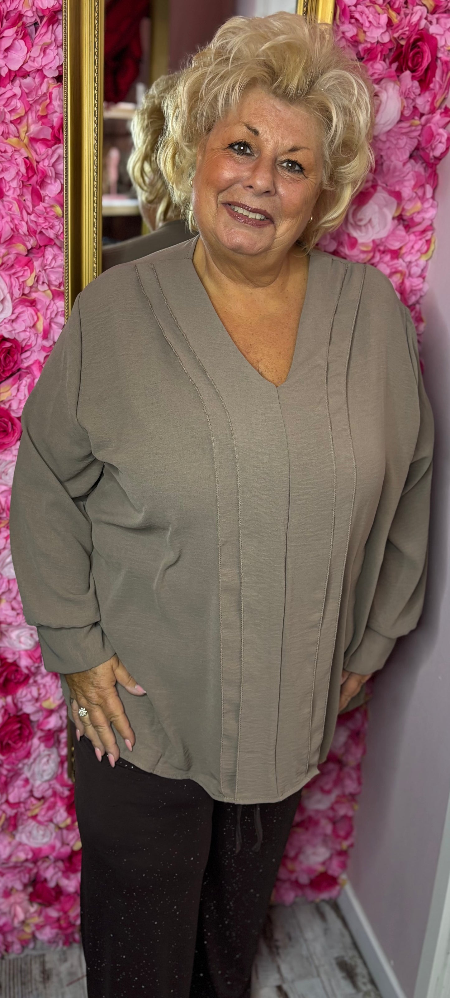 Blouse Eva Taupe Plus Size maat 48 t/m 54