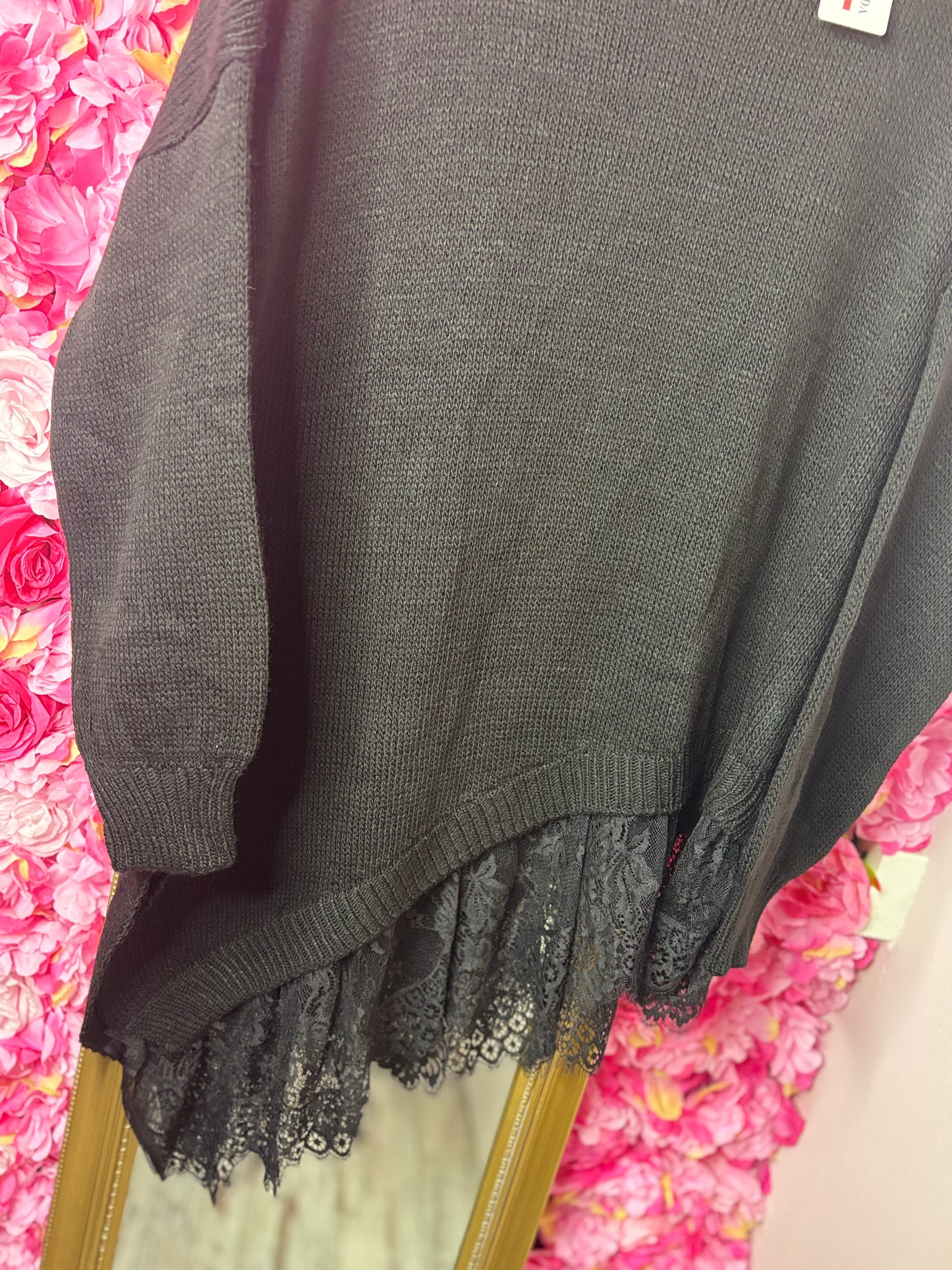 Trui Kant schuin Zwart Plus Size Maat 44 t/m 52