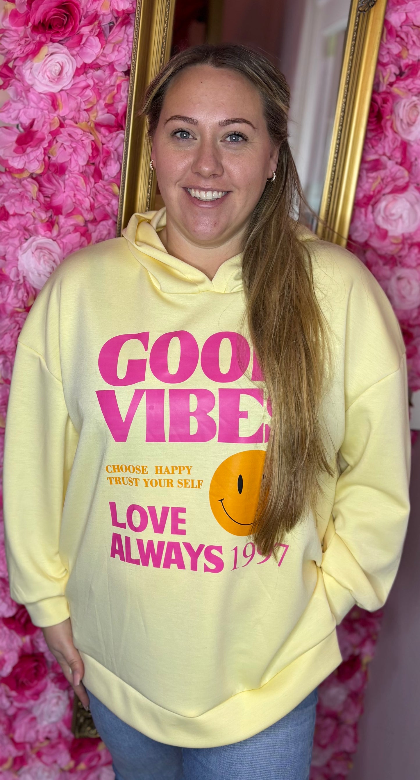 Hoodie Good Vibes Geel Plus Size Maat 44 t/m 50