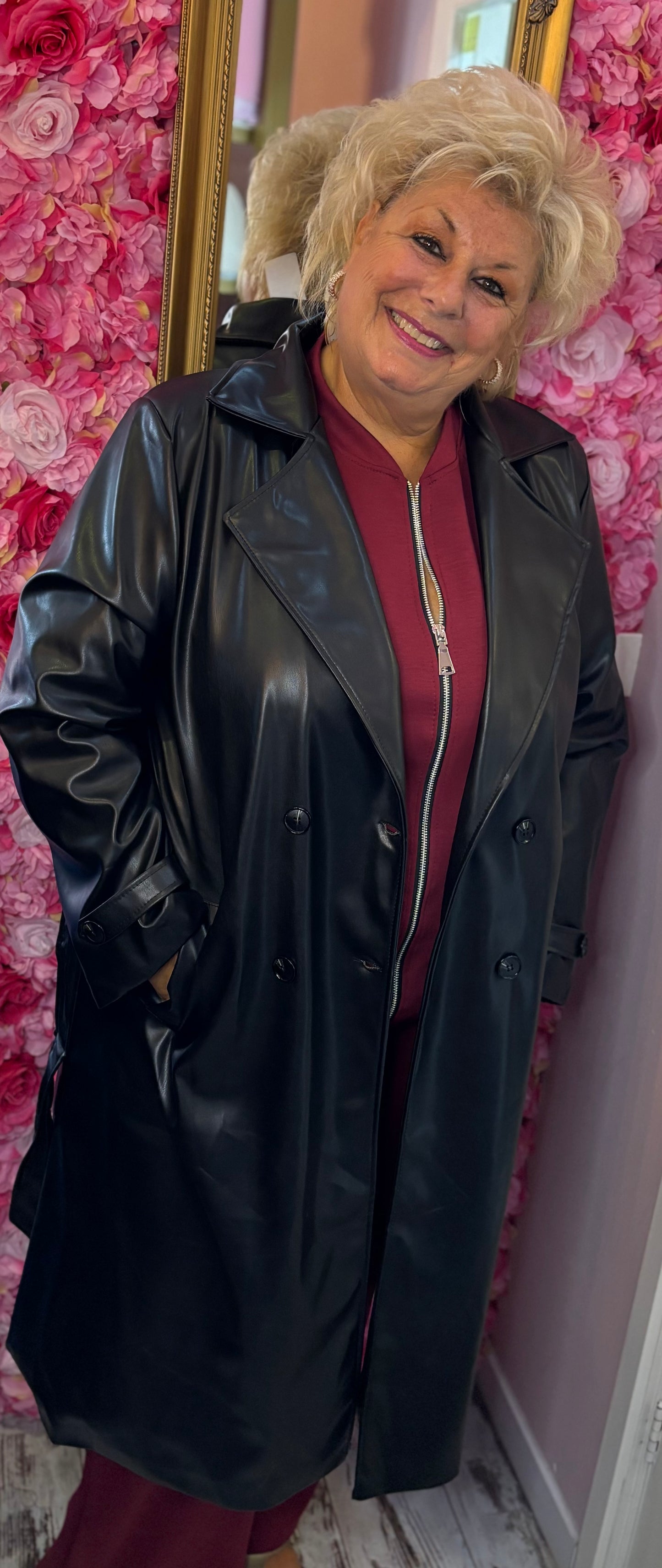 Trenchcoat Leather Look Zwart Plus Size maat 48 t/m 52