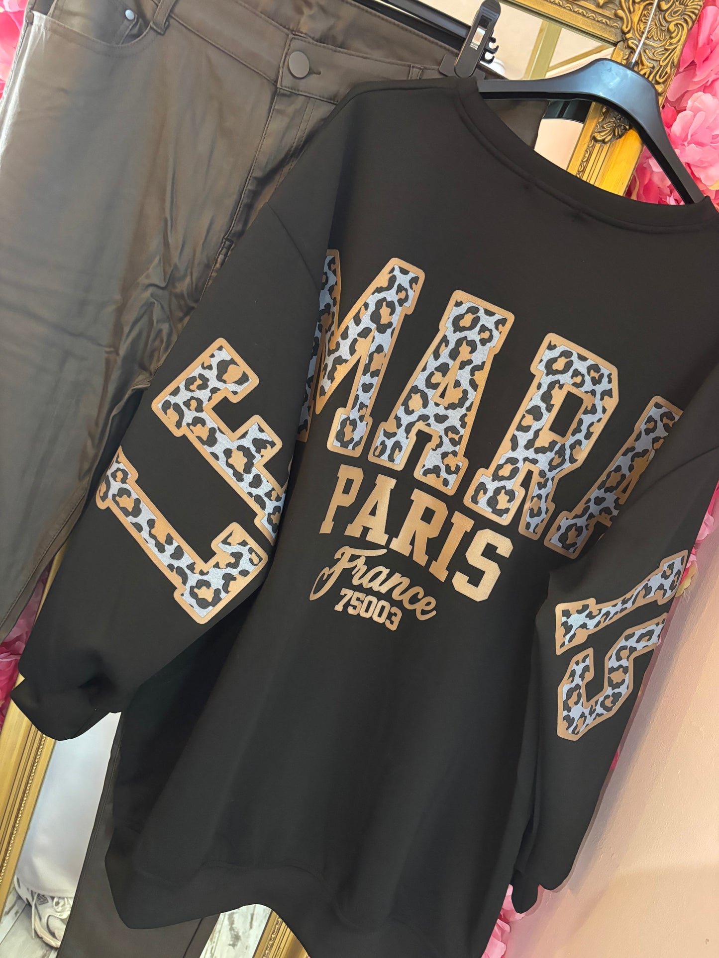 Sweater Paris Zwart Plus Size Maat 46 t/m 52