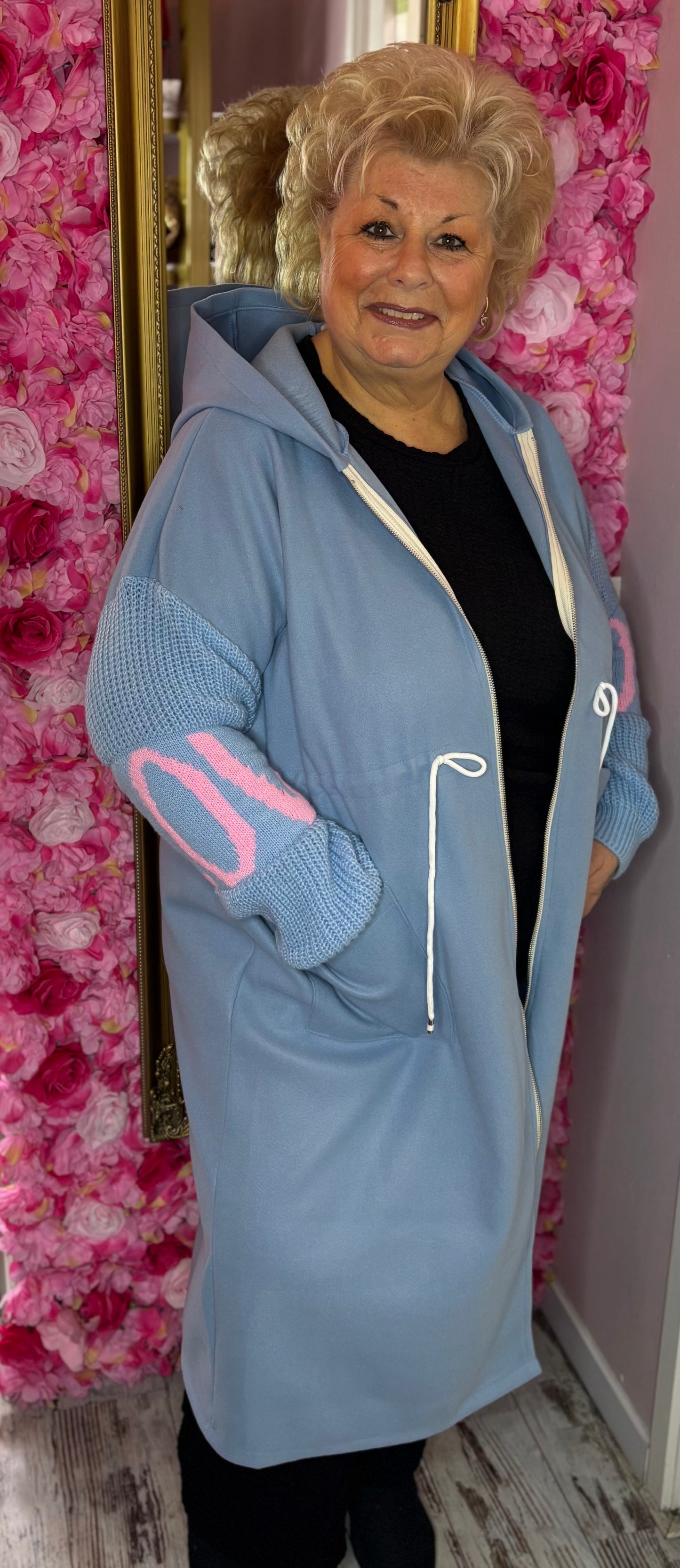 Tussenjas Love Licht Blauw Plus Size Maat 50 t/m 56