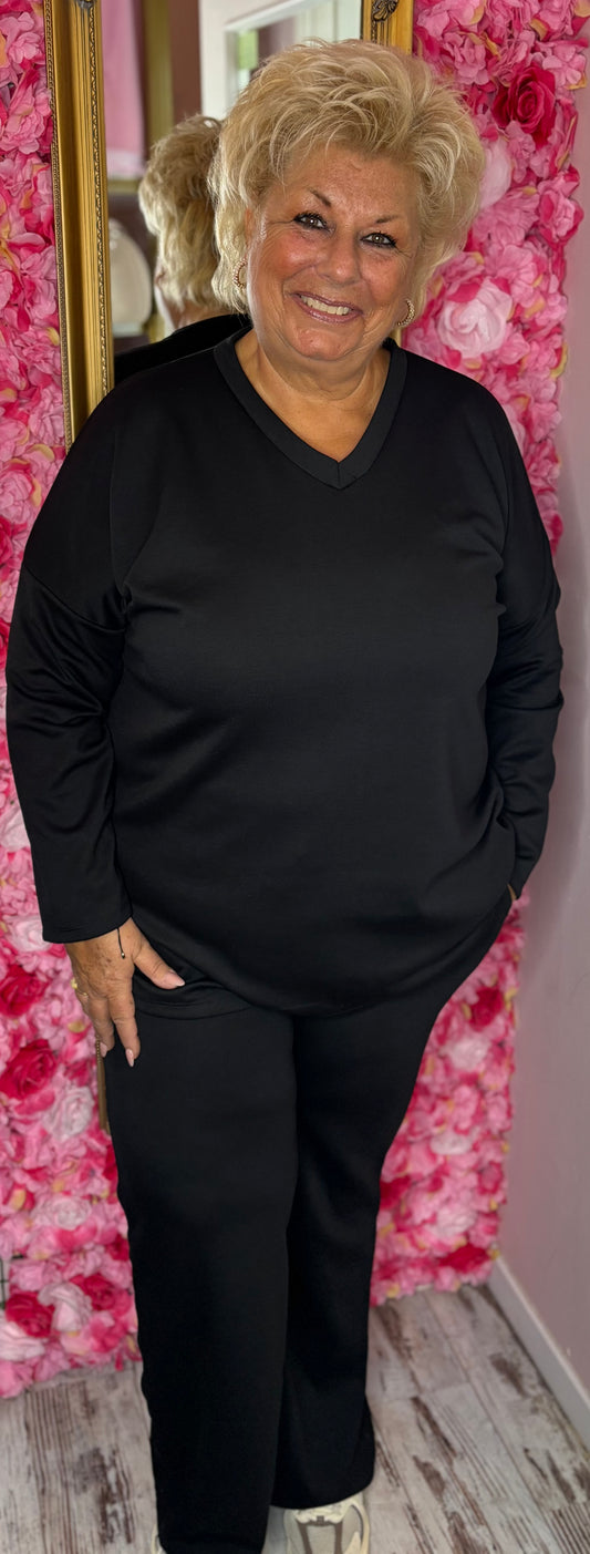 Comfy Set V-Neck Zwart Plus Size maat 46 t/m 52