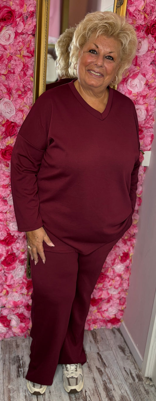 Comfy Set V-Neck Bordeaux Plus Size maat 46 t/m 52