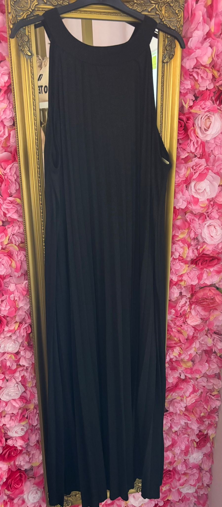 Lange Jurk Plisse Shine Zwart Plus Size 44 t/m 52-54
